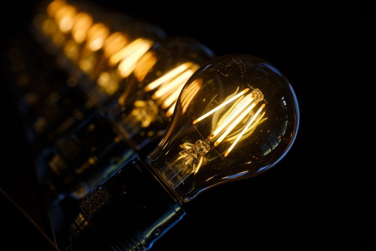 Conta de luz fica mais cara a partir de hoje para clientes da Enel