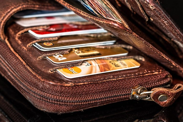 endividamento cresce entre consumidores que não estão com o ‘nome sujo’