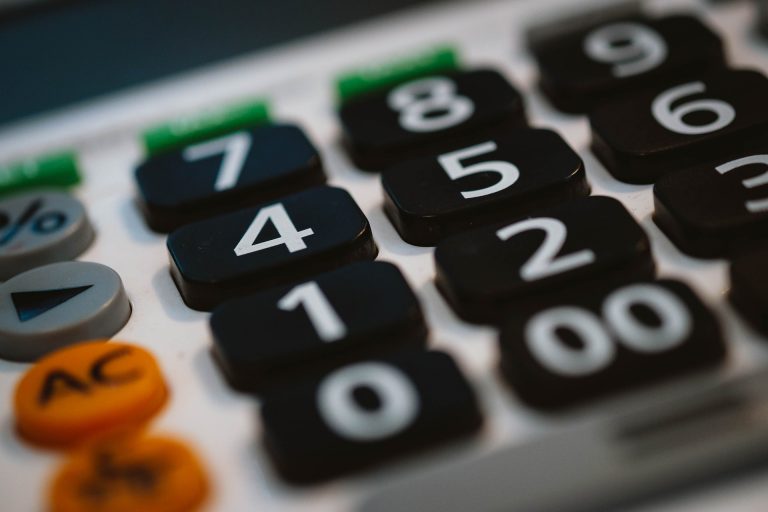 Instituições oferecem cursos gratuitos de gestão financeira