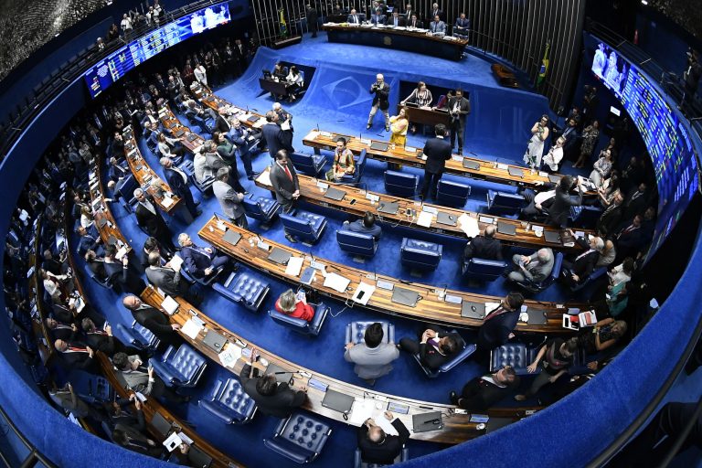 Senado aprova texto-base da reforma da Previdência
