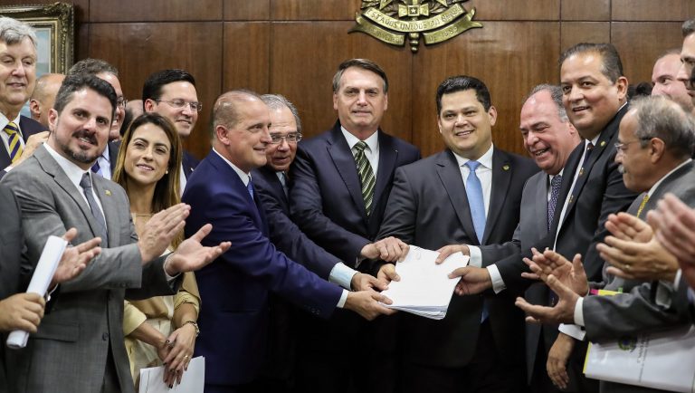 Pacto federativo pode transferir até R$ 500 bi a estados e municípios