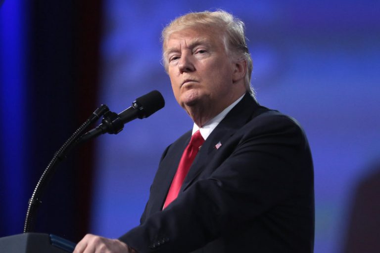Coronavirus: Trump suspends travel from Europe to US