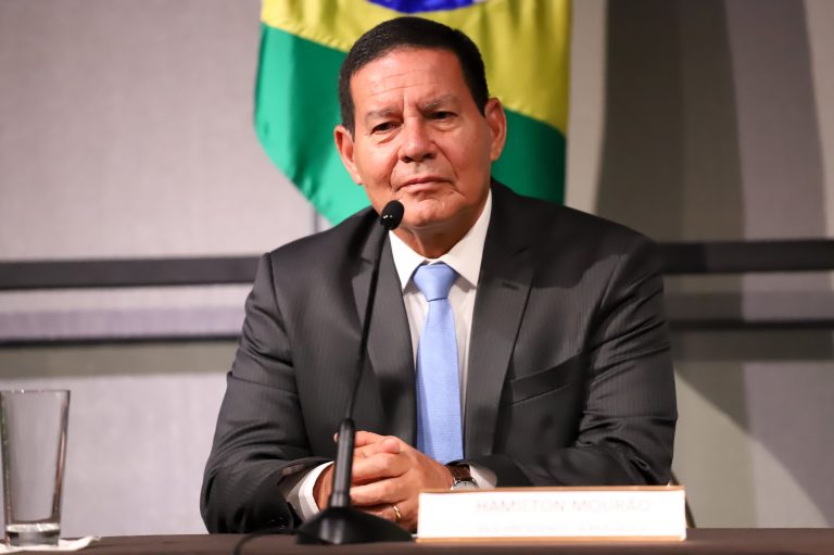 Mourão diz que pânico com coronavírus não com condiz com a realidade