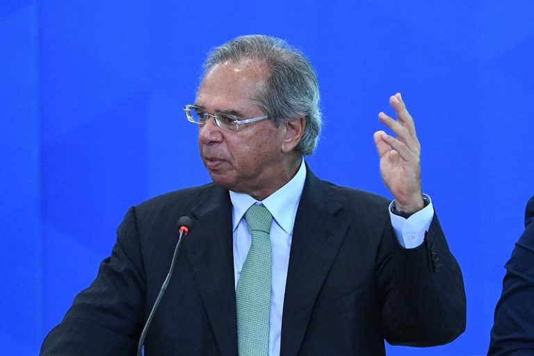 Paulo Guedes afirma que economia crescerá mais 2% se as reformas forem aprovadas