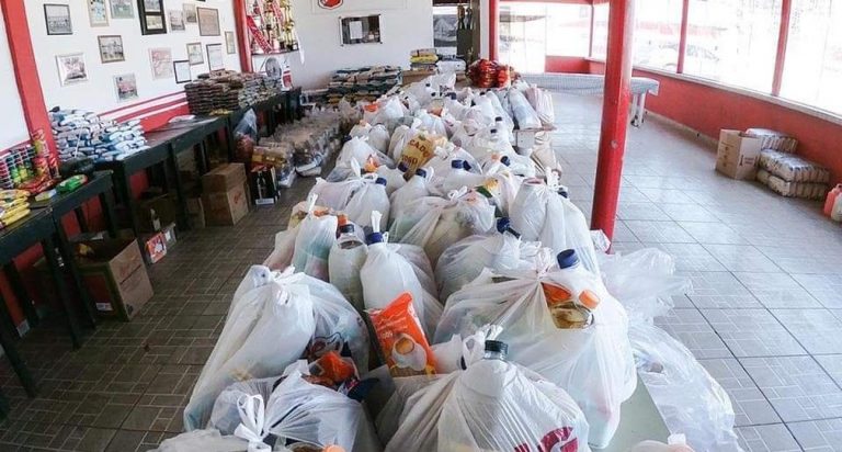 Doações distribuídas pela Cufa em Curitiba; a instituição é uma das campeãs de arrecadação em lives da quarentena — Foto: Reprodução/Facebook/Cufa
