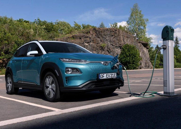 Levantamento detalha mercado de carros elétricos e híbridos no Brasil