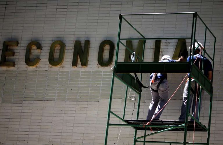 Economia terá 1º tri "um pouco difícil", mas não faltará dinheiro para vacinação, diz Sachsida