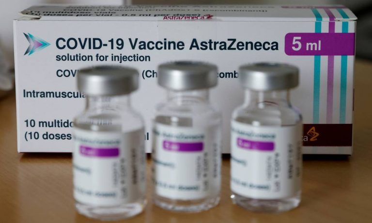 O Instituto de Tecnologia em Imunobiológicos da Fundação Oswaldo Cruz (Bio-Manguinhos/Fiocruz) retomou na terça feira (25) a produção da vacina Oxford/AstraZeneca contra covid-19, que estava interrompida desde a última quinta-feira (20).