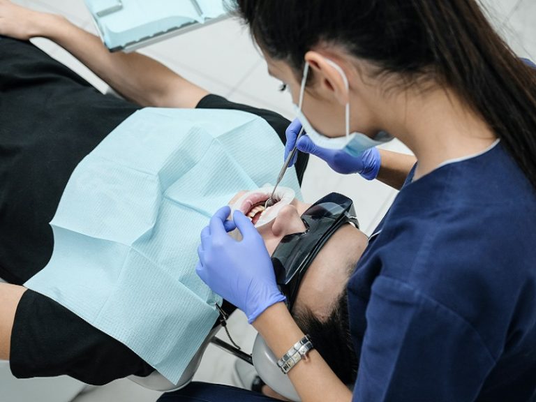Odontologia integrativa ajuda pacientes com distúrbios cognitivos a identificar e prevenir doenças através da boca