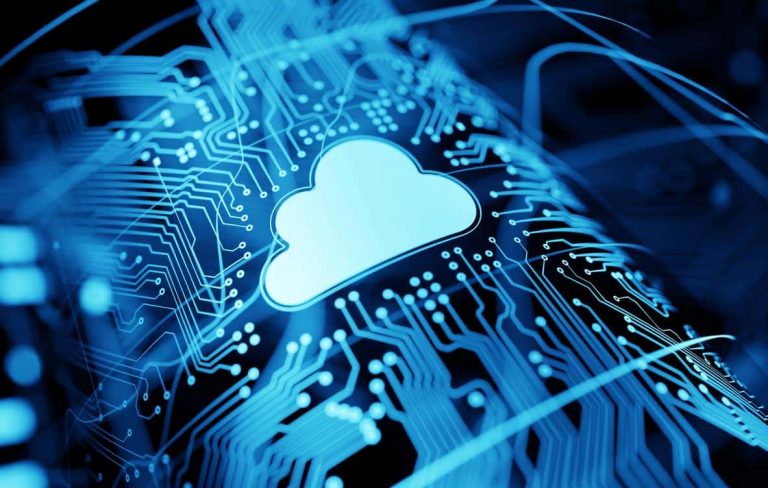 Flexibilidade. Provavelmente seja esta a palavra que melhor define a cloud computing, ou a computação em nuvem, um conceito que veio para ficar. Este modelo computacional trouxe mudanças substanciais na forma como podemos utilizar os serviços tecnológicos e de informação, graças ao avanço das comunicações e das redes de computadores, principalmente a internet.