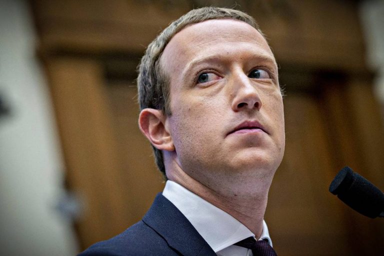 “Aprendemos no ano passado que um bom trabalho pode ser feito em qualquer lugar”, escreveu o fundador do Facebook, Mark Zuckerberg.