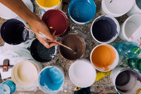 Para impulsionar conhecimento, escola de artes investe na aula on-line