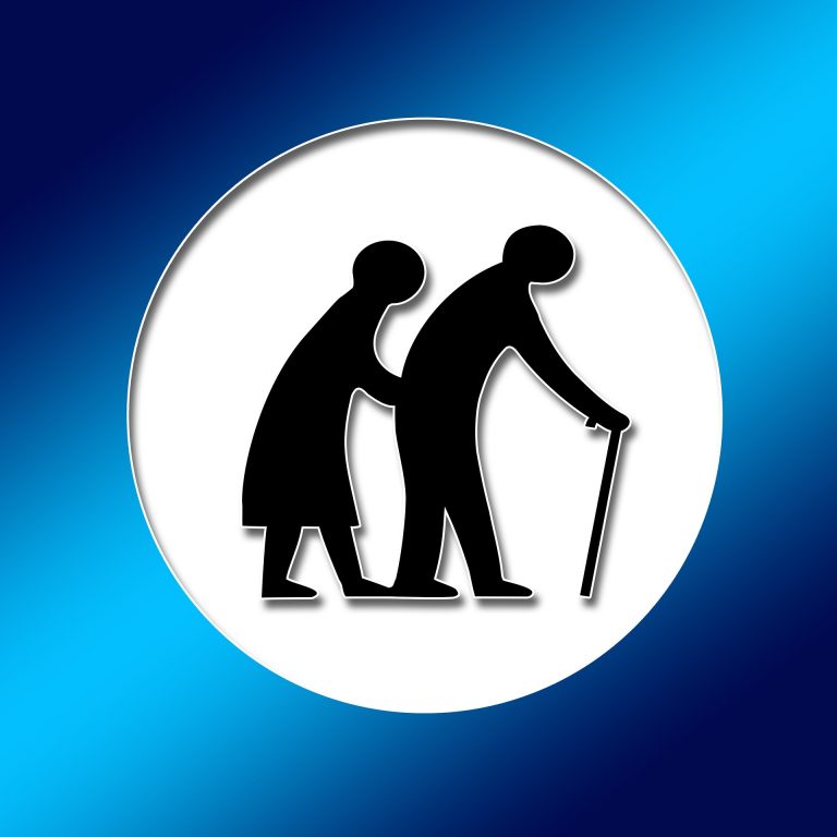 Monitoramento de idosos previne acidentes em casa ou em clínicas e hospitais