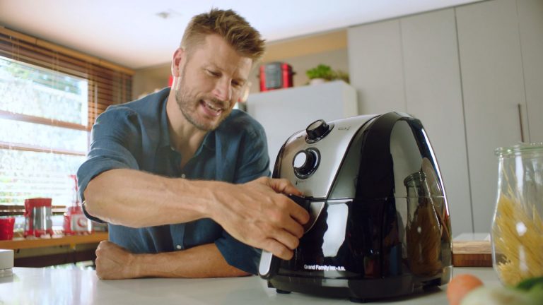 Air Fryer é Mondial: nova campanha da marca apresentada por Rodrigo Hilbert