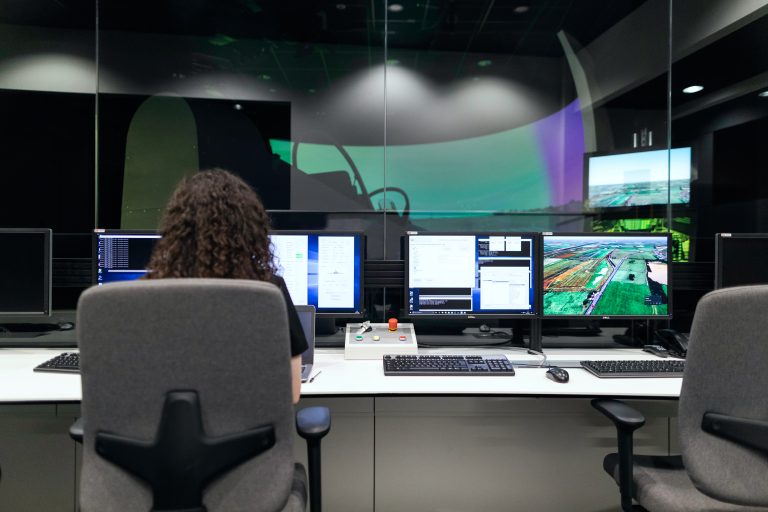 Uma pesquisa recente da ManageEngine levantou dados relevantes sobre como os profissionais de TI e as empresas adaptaram e ampliaram seus investimentos em tecnologias como resultado da pandemia COVID-19. #TecnologiadaInformação #Tecnologia #Pandemia