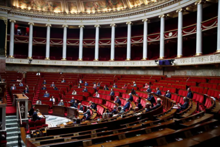 France: la loi Climat adoptée par le Parlement