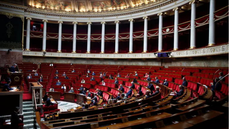 Le projet de loi Climat a été définitivement adopté ce mardi. AP - Gonzalo Fuentes