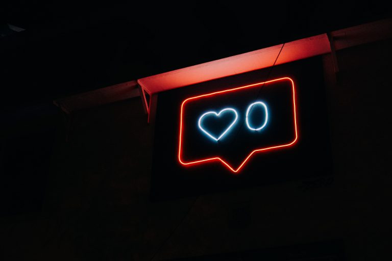 "Nem tudo são likes e comentários nas redes sociais. Ligue e ouça, converse, diga que se importa, pergunte: como vai?”, orienta o especialista.