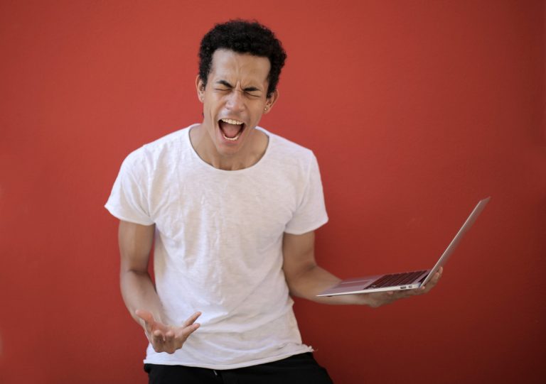Cursos “gratuitos” geram revolta em usuários da Internet