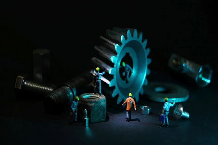 Técnicas eficazes de manutenção de máquinas industriais evitam ocorrência de falhas e interrupções nas fábricas