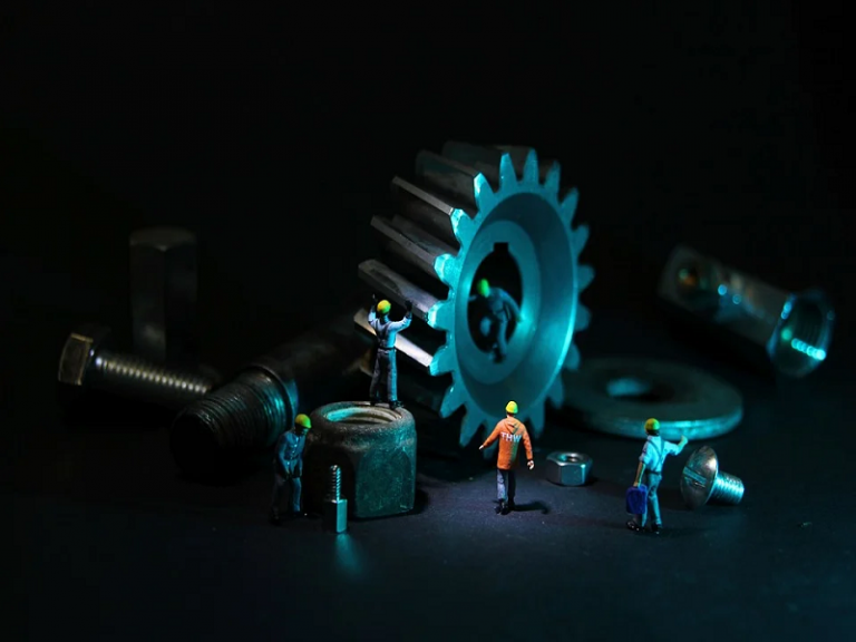 Técnicas eficazes de manutenção de máquinas industriais evitam ocorrência de falhas e interrupções nas fábricas