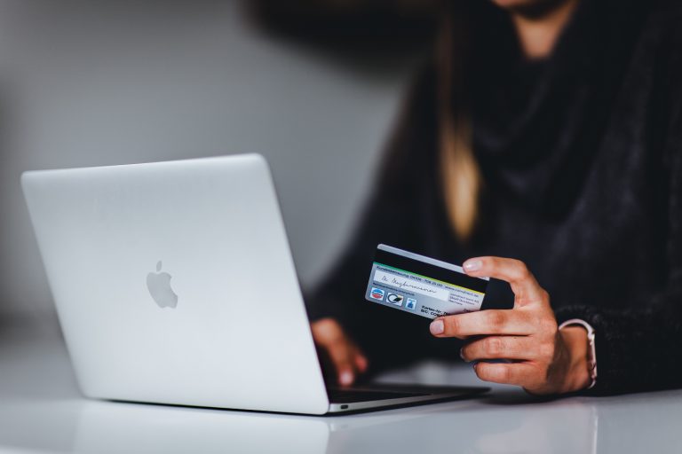 A quinta edição do Winning Omnichannel, estudo anual da Kantar, líder global em dados, insights e consultoria, que acaba de ser lançada, traz uma visão global abrangente de como as dinâmicas do FMCG (bens de consumo massivo) e do varejo se transformaram em 2020.