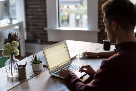 Plataformas SaaS podem ser alternativa para e-commerce após mudanças da LGPD