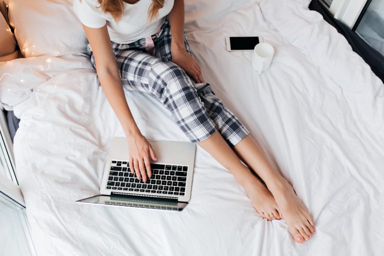 Vendas de roupas sleepwear disparam na pandemia e marcas veem oportunidades para aumentar suas coleções
