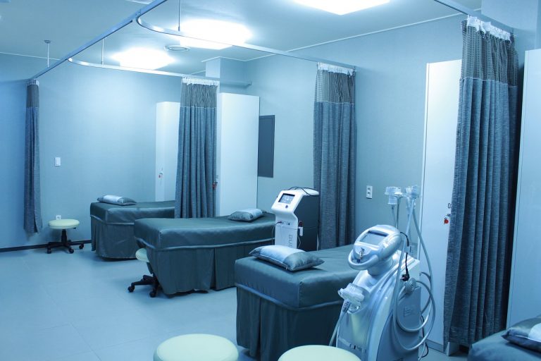 Segundo levantamento, entre 5% e 15% dos pacientes internados em hospitais chegam a contrair algum tipo de infecção