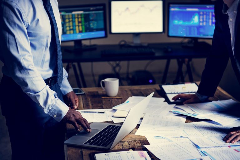Governança corporativa: como a prática pode auxiliar as empresas a se manterem