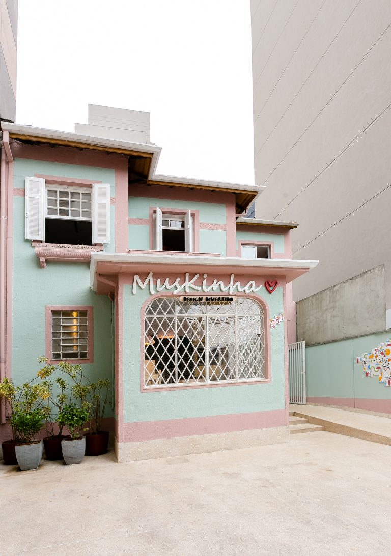 Muskinha inaugura showroom em São Paulo com oito espaços assinados por arquitetos