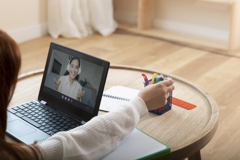 Empresas de tecnologia se tornam aliadas das escolas