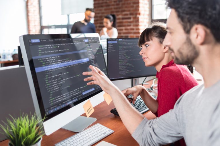 Empresa de tecnologia flexibiliza e recruta profissionais de todo o Brasil