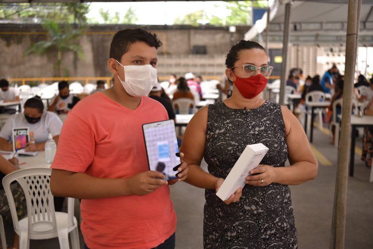 Setor público visa inclusão digital de alunos da rede pública