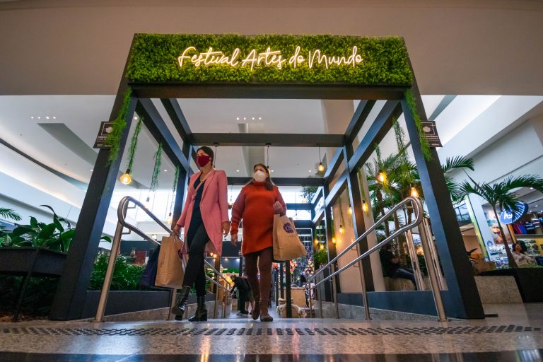 Festival Artes do Mundo transporta visitantes a uma volta ao mundo sem sair do shopping