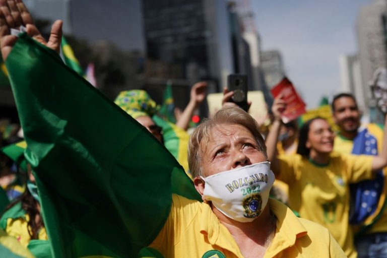 O presidente Bolsonaro, segundo a média das pesquisas, perdeu mais de um terço (do apoio). Segundo algumas pesquisas, perdeu em torno de 40% dos eleitores do primeiro turno de 2018.