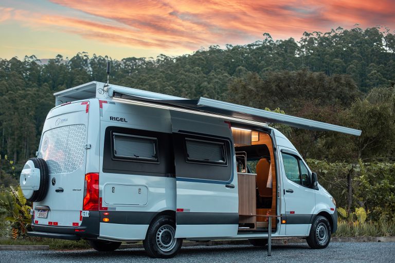 Motorhomes da Estrella Mobil aliam bom gosto e itens exclusivos como mobiliário e estofados personalizados