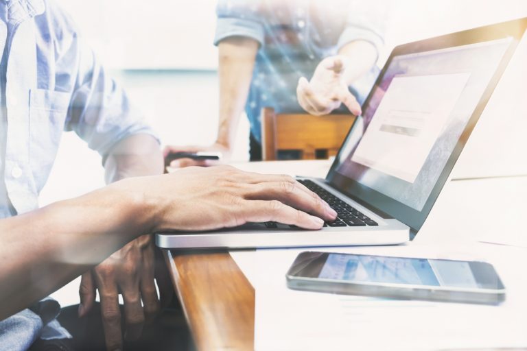 Empresas investem no digital para melhorar a experiência do cliente