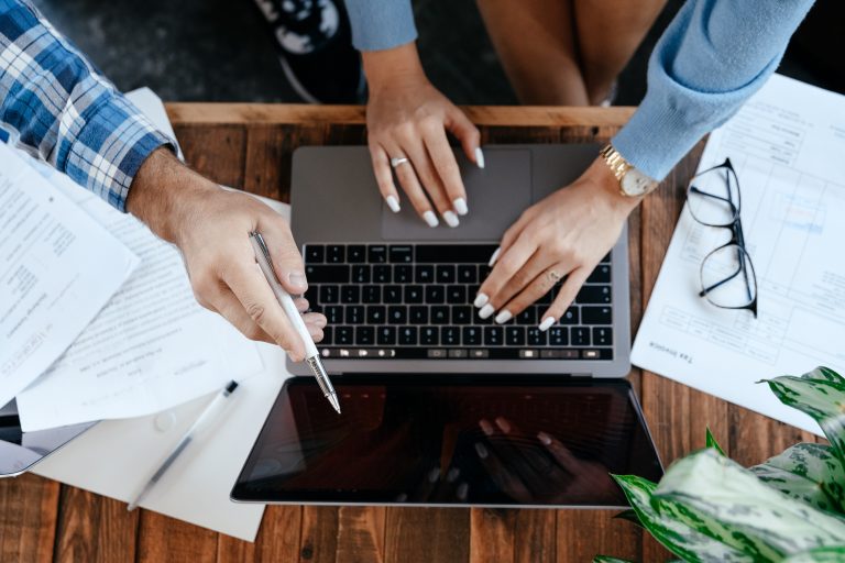 Marketing digital cresce como opção para empresas lucrarem na internet