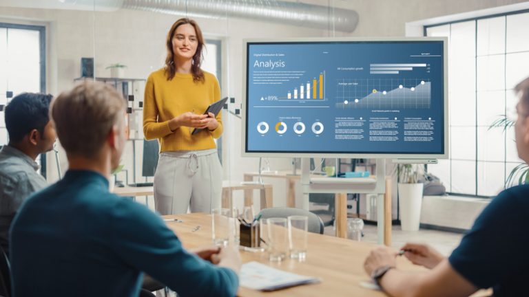 Empresa registra engajamento dos colaboradores com uso de TV corporativa