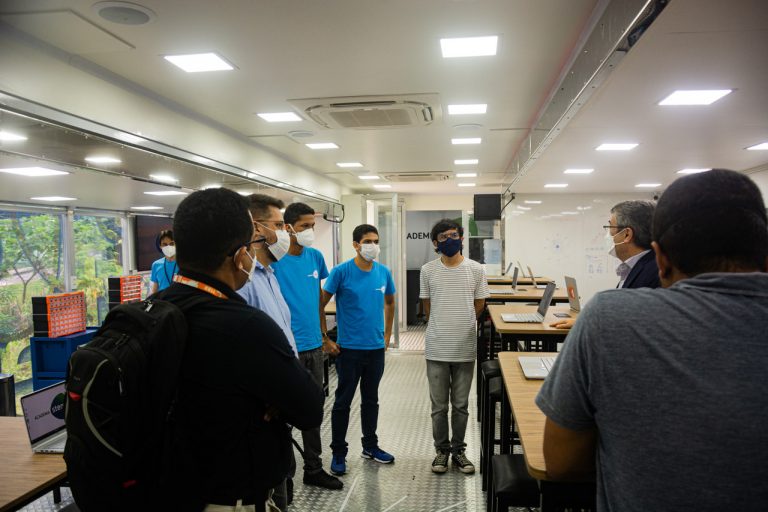 Conferência digital e gratuita apresenta projetos de tecnologia, inovação e desenvolvimento sustentável na educação