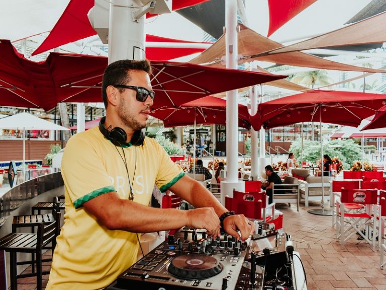 Atividades para profissionais da música voltam com ‘passaporte da vacina’