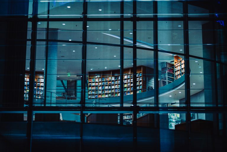 Editora contorna crise do mercado editorial investindo nas vendas online