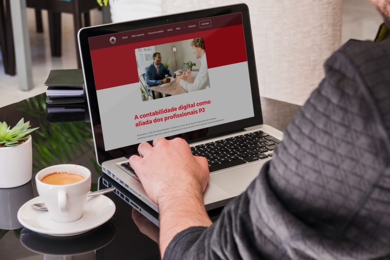 Profissionais PJ buscam contabilidade digital como forma de reduzir custos