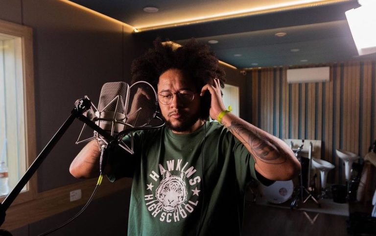 Rapper Emicida lança novo conto para auxiliar jovens a melhorar o sono