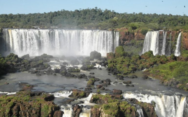 Foz do Iguaçu é  destino de férias em família
