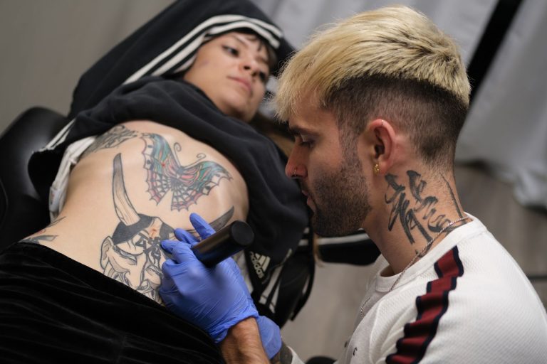 Mercado de tatuagem cresce 23.2% este ano nos Estados Unidos