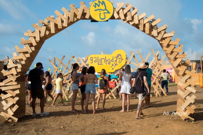Em Fernando de Noronha, pousada prepara festas temáticas para o fim de ano