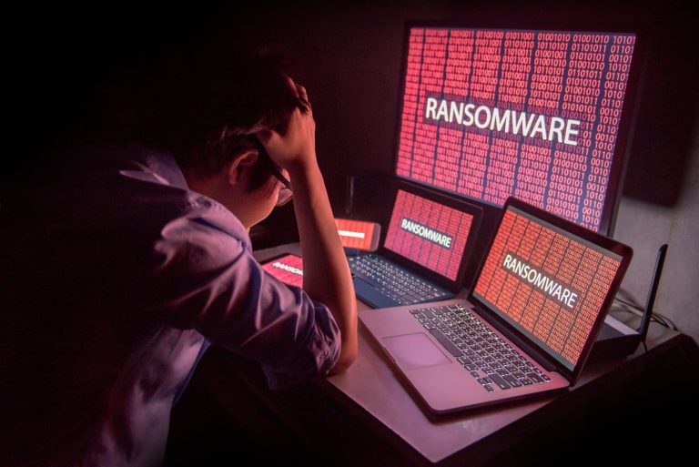 Crimes cibernéticos podem afetar 80% das organizações em todo o mundo em 2022