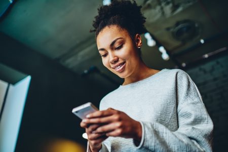 Empresas e clientes se conectam por meio de API de WhatsApp Business
